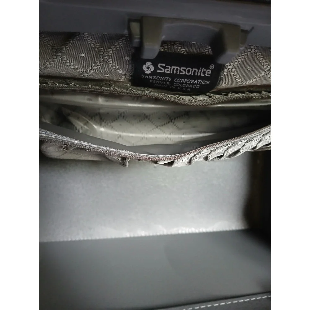 Samsonite vintage train
